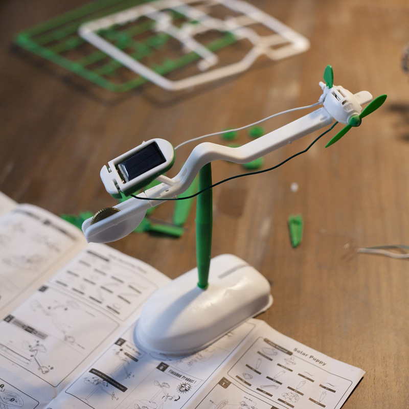 6-In-1 Solar-Power Robot Kit A - огляд і ціна Science Robot